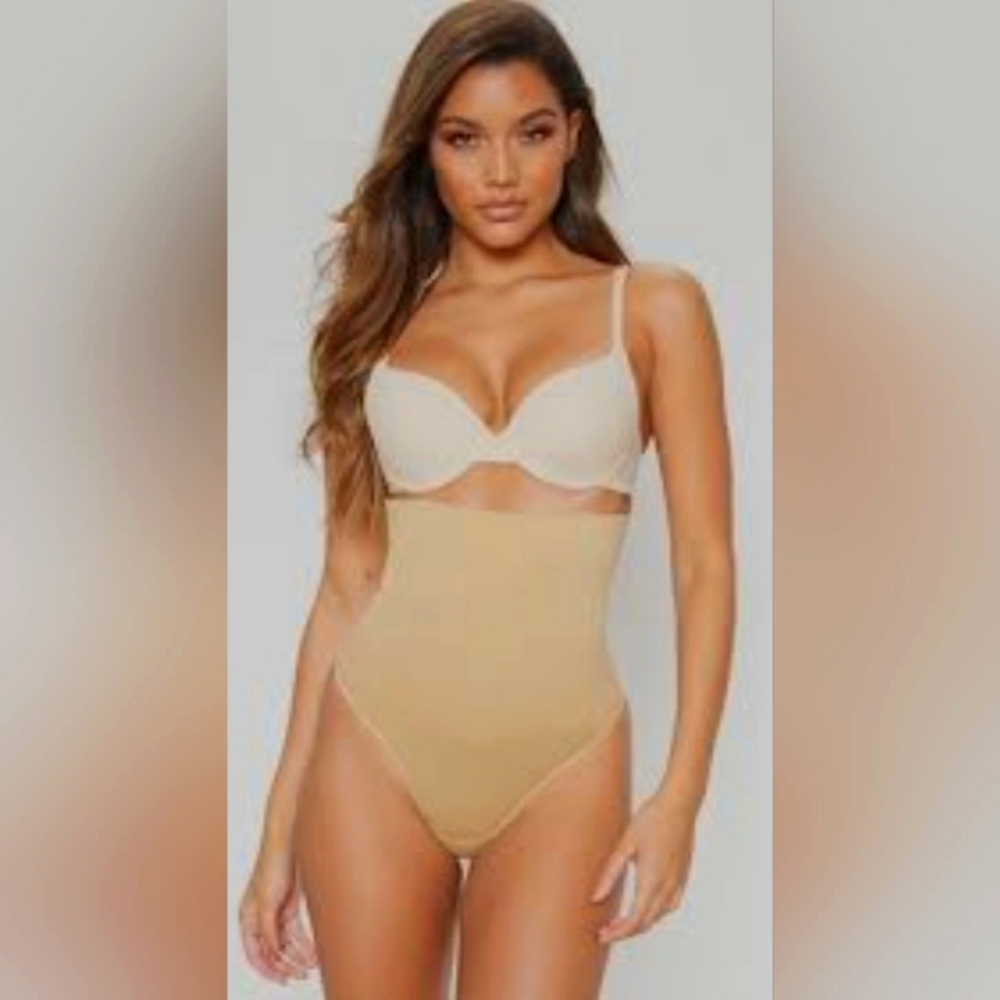 High-waisted Shapewear Brief